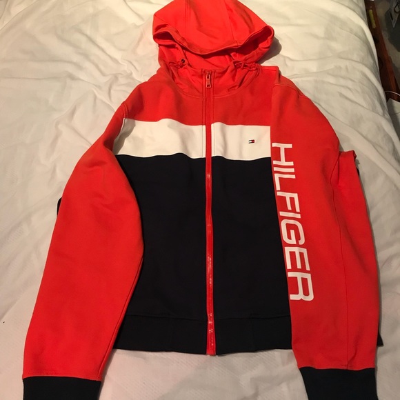 Tommy Hilfiger sweater Size XL new with tags